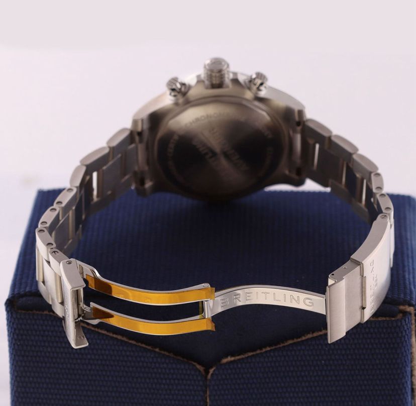 Breitling Avenger GMT 45mm
